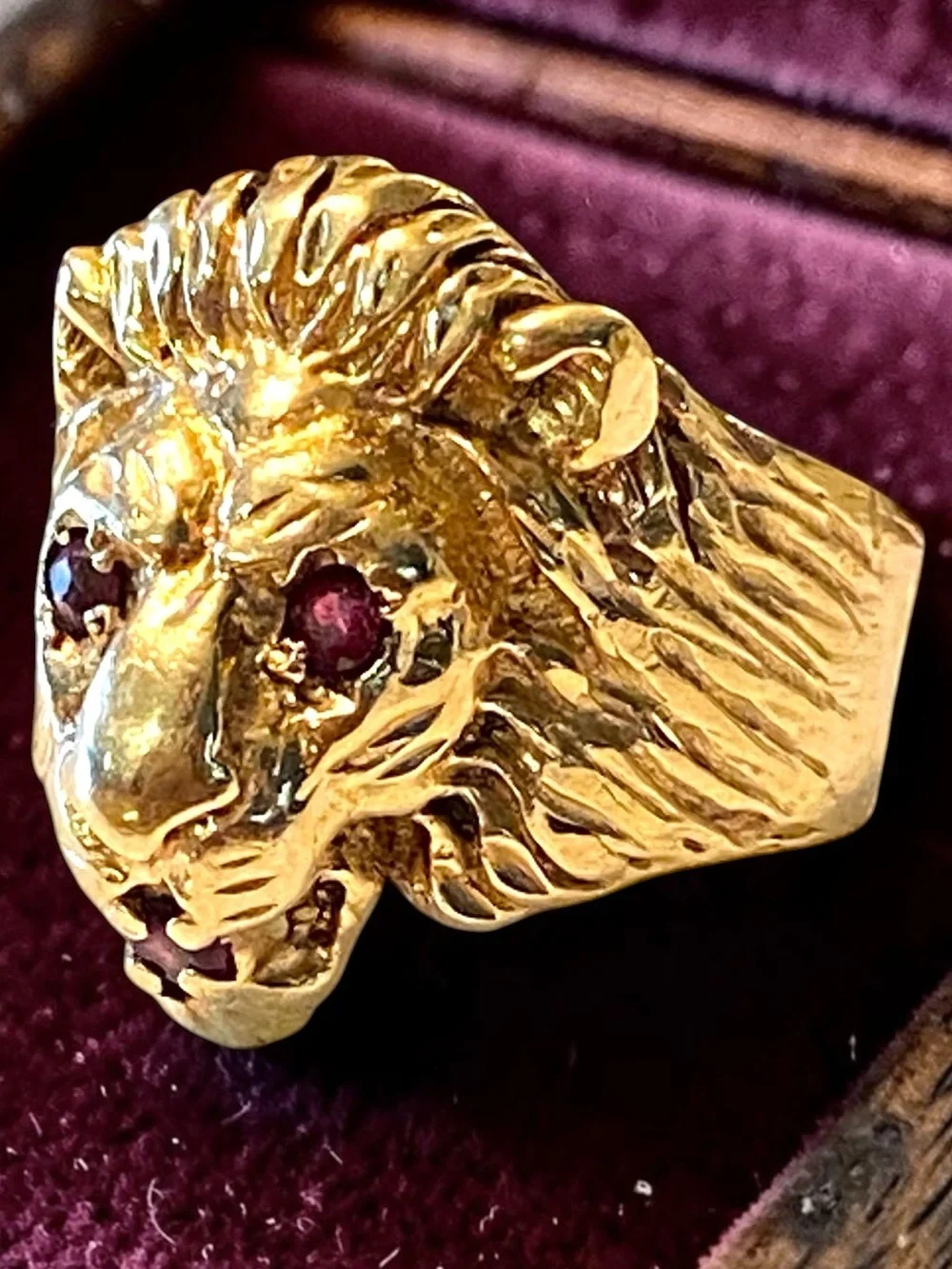MENS Estate Custom 14k Yellow Gold Ruby Eye LION HEAD Ring Size 9